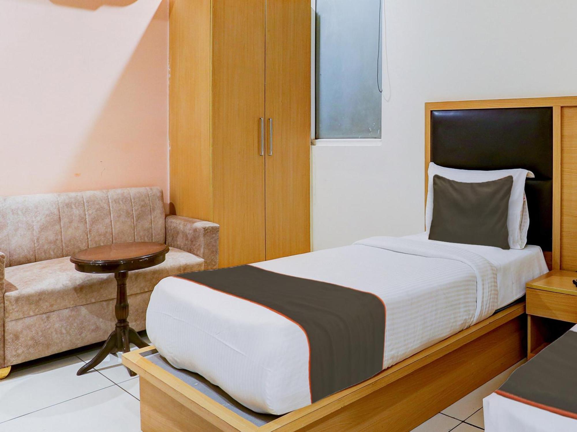 Collecion O White House Hotel New Delhi Bagian luar foto