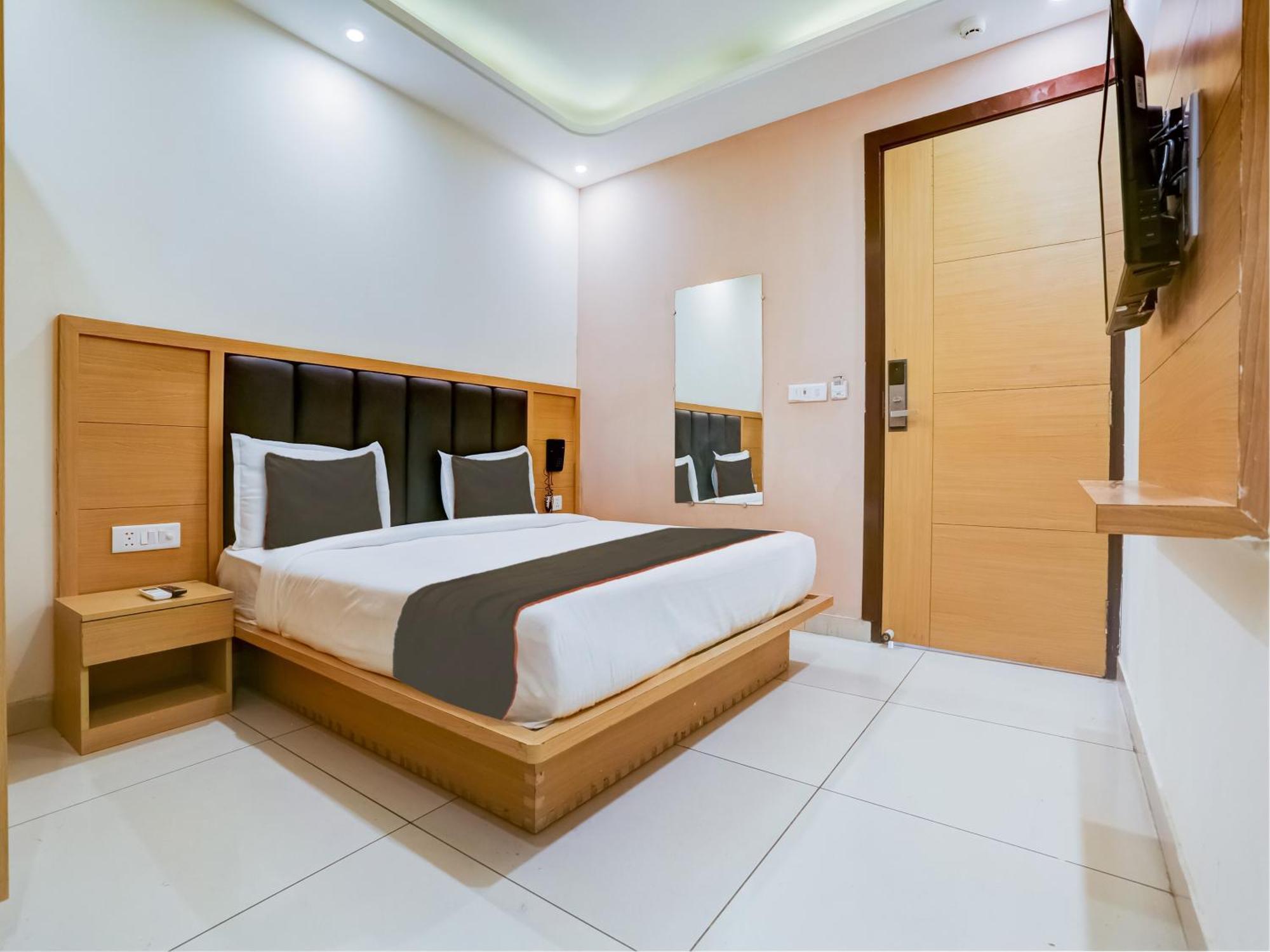 Collecion O White House Hotel New Delhi Bagian luar foto