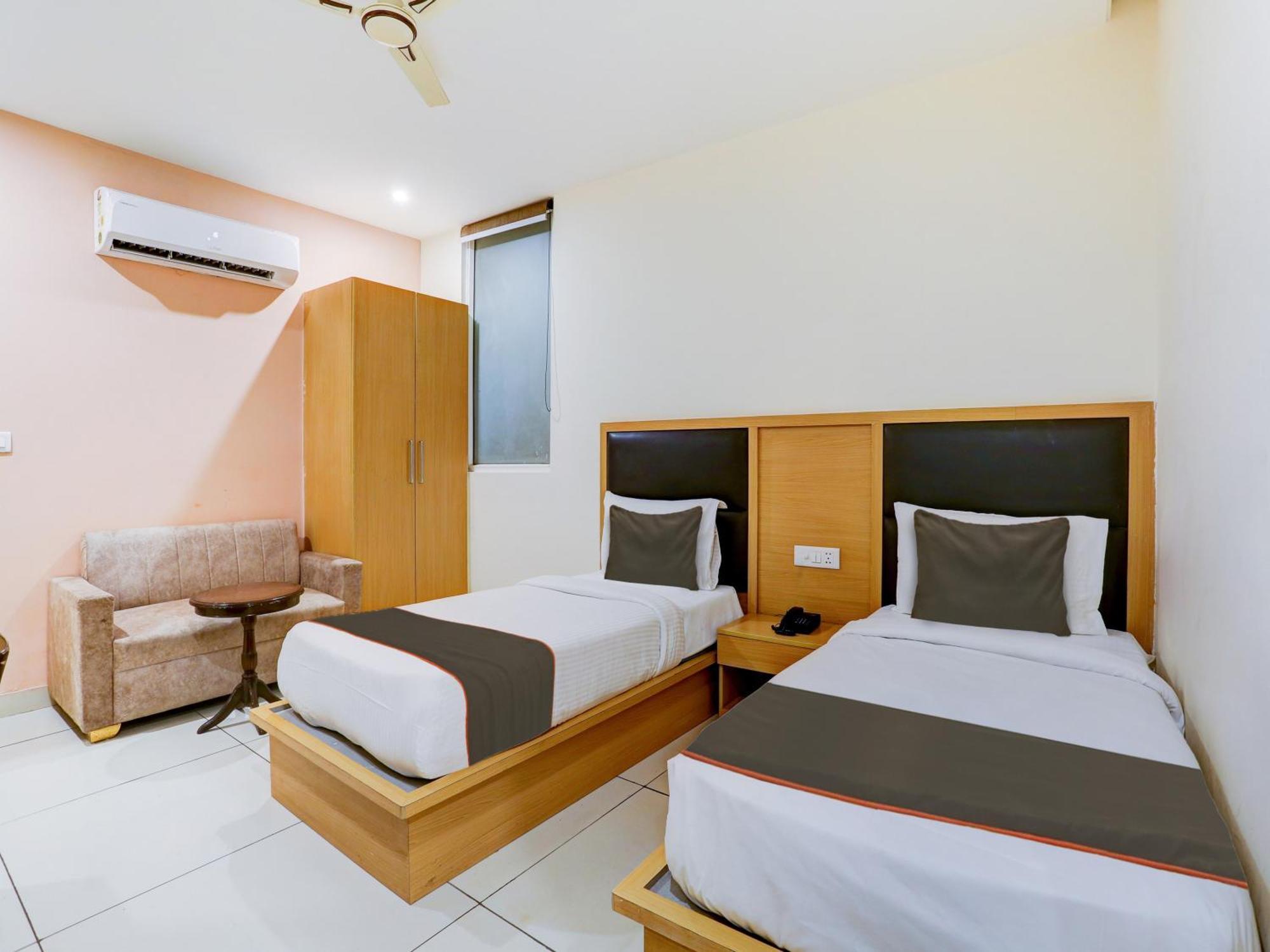 Collecion O White House Hotel New Delhi Bagian luar foto