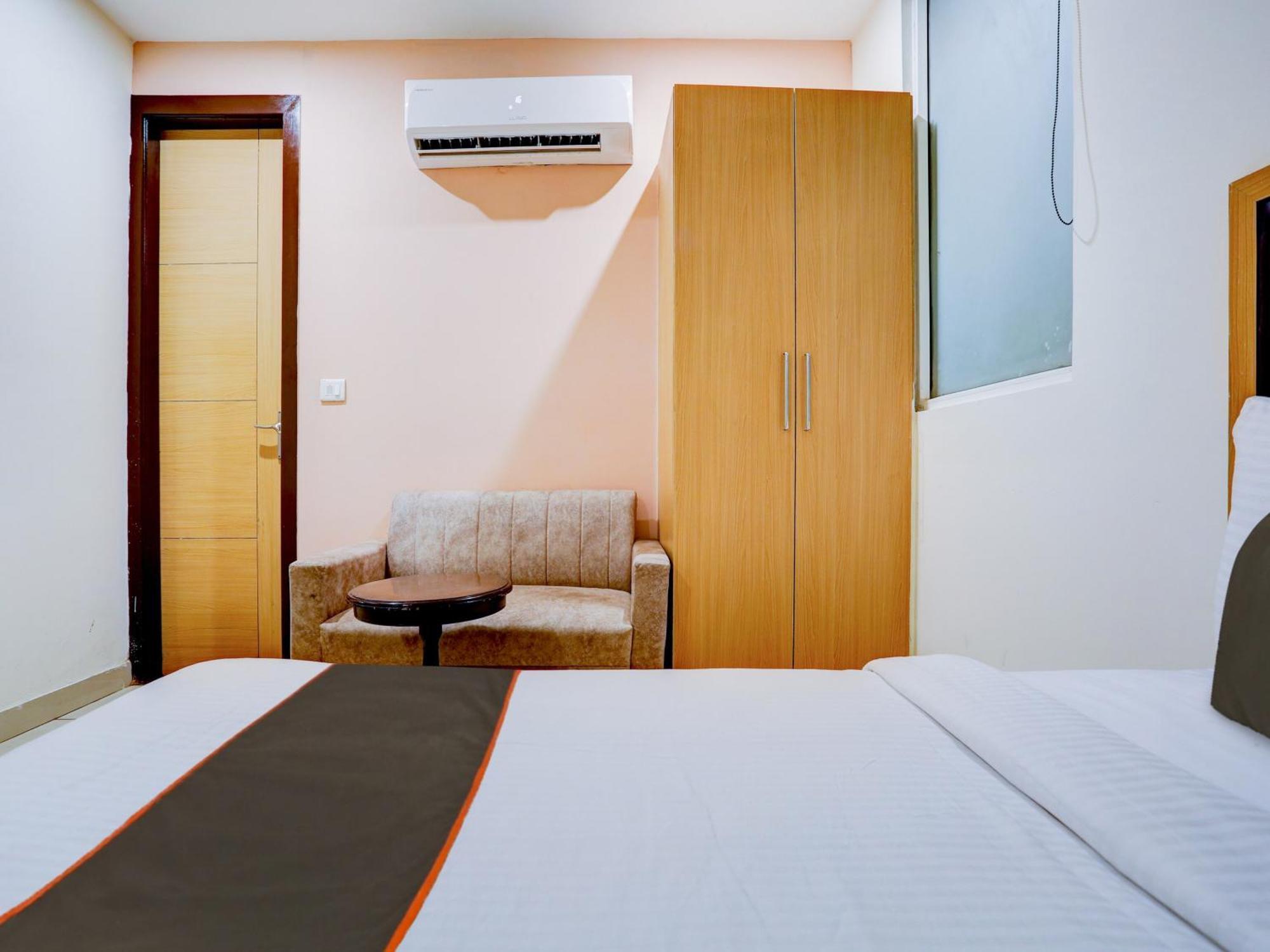 Collecion O White House Hotel New Delhi Bagian luar foto