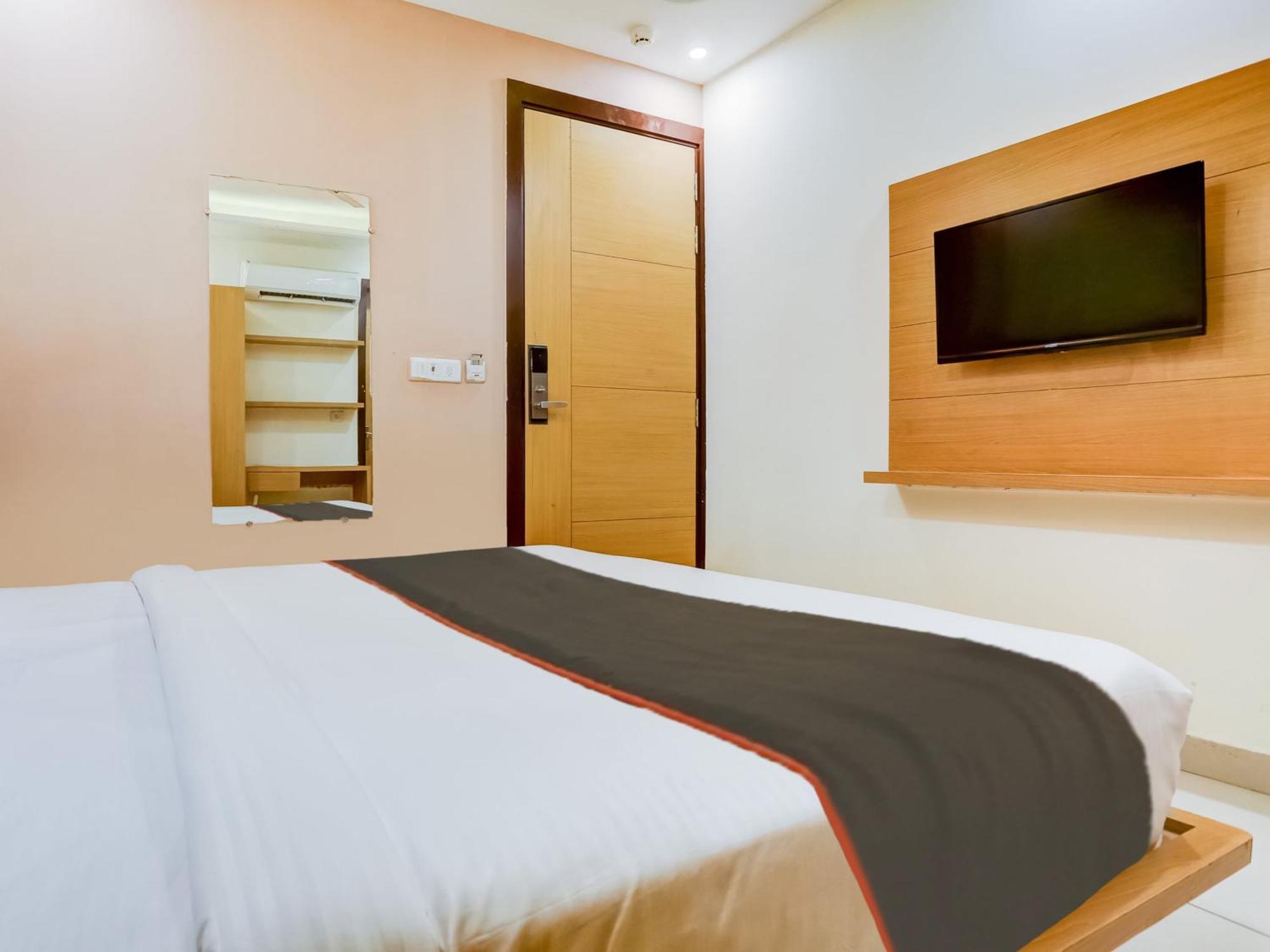 Collecion O White House Hotel New Delhi Bagian luar foto