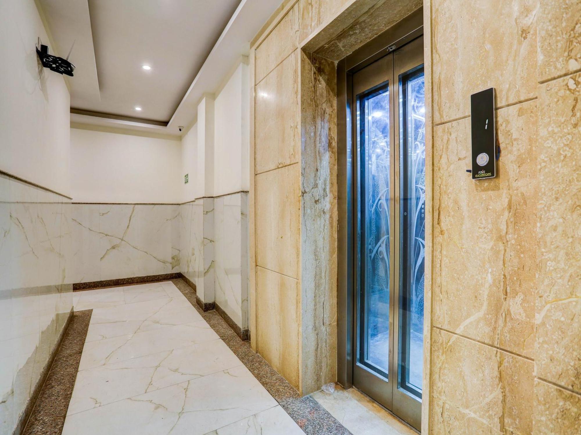 Collecion O White House Hotel New Delhi Bagian luar foto