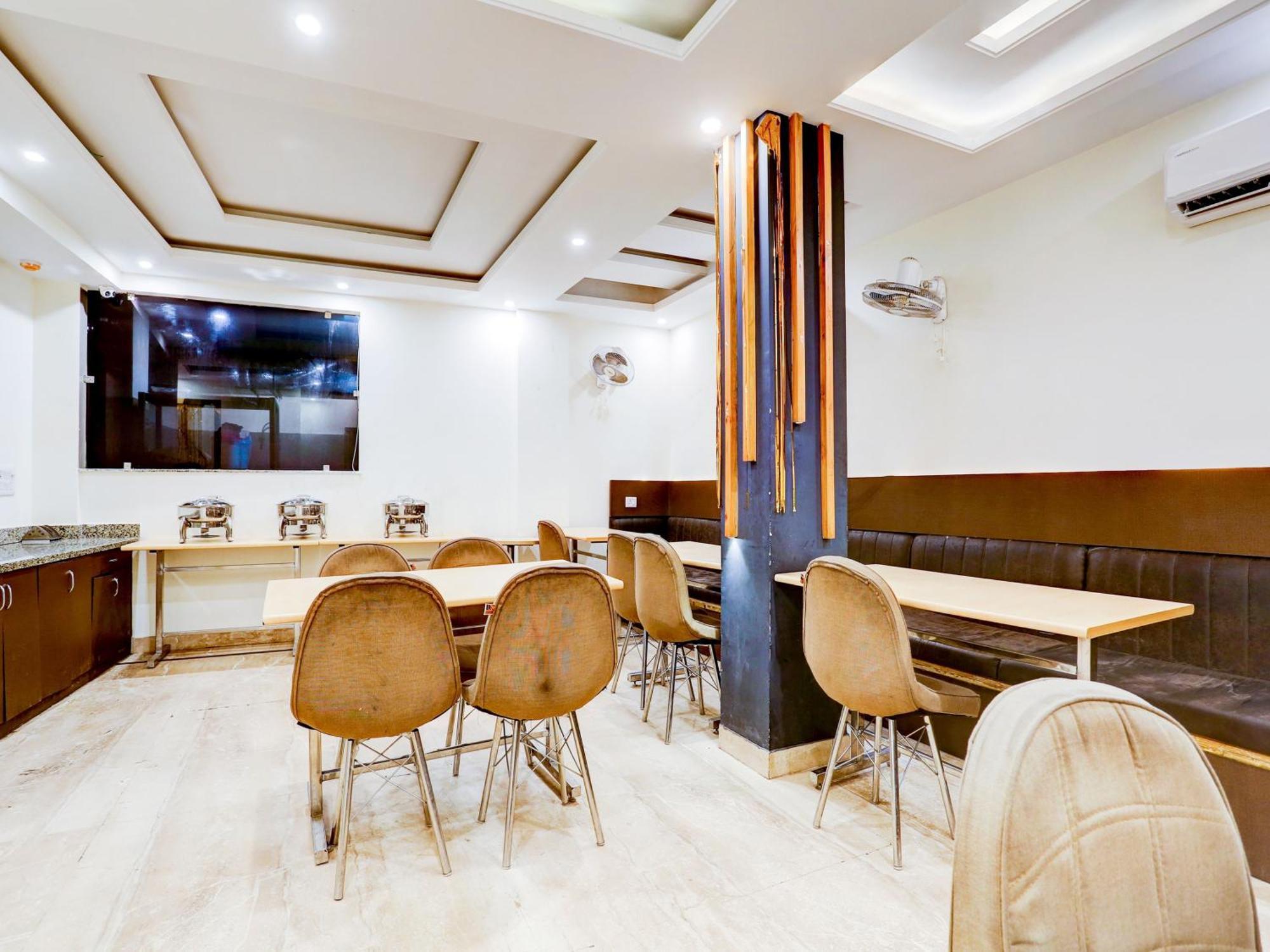 Collecion O White House Hotel New Delhi Bagian luar foto